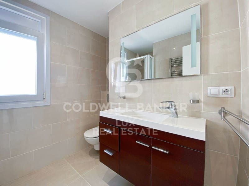 3 bedroom Villa for sale in Empuriabrava with pool garage - € 1,050,000 (Ref: 8256427)