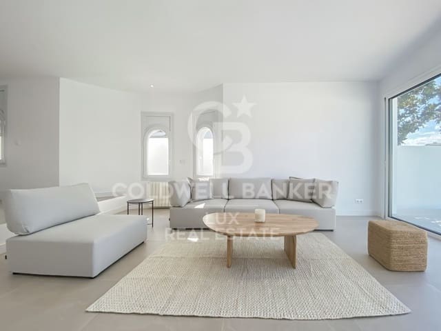 3 bedroom Villa for sale in Empuriabrava, Castelló d'Empúries with pool garage - € 1,050,000 (Ref: 8256427)