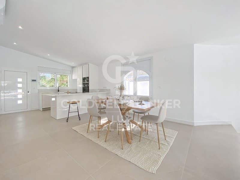 3 bedroom Villa for sale in Empuriabrava with pool garage - € 1,050,000 (Ref: 8256427)