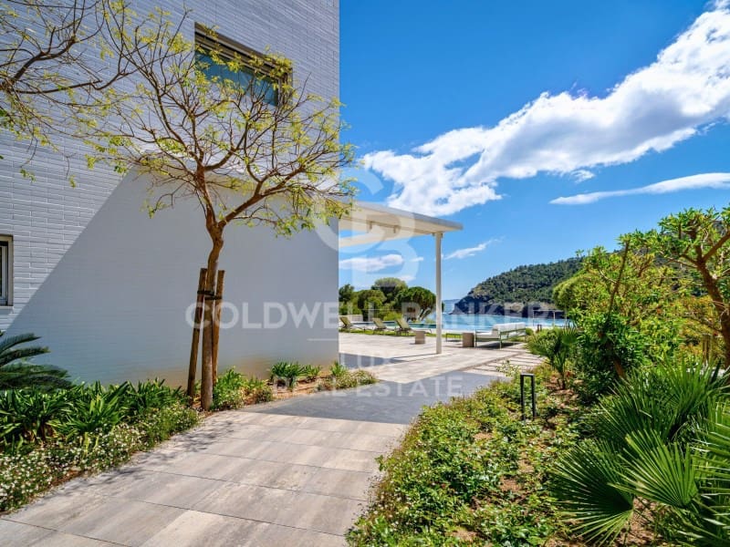 5 soveværelse Villa til salg i Colera med swimmingpool garage - € 2.950.000 (Ref: 8268030)