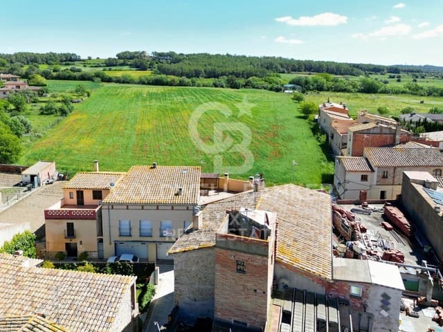 6 soveværelse Finca/Landehus til salg i Pontós med garage - € 649.000 (Ref: 8302130)