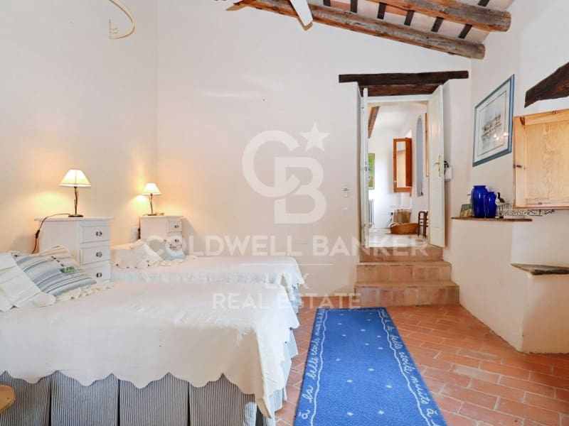 6 soveværelse Finca/Landehus til salg i Cabanelles med swimmingpool garage - € 1.650.000 (Ref: 8316136)