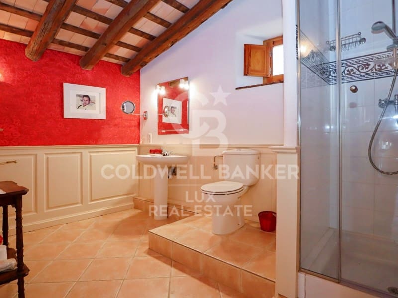 6 soveværelse Finca/Landehus til salg i Cabanelles med swimmingpool garage - € 1.650.000 (Ref: 8316136)