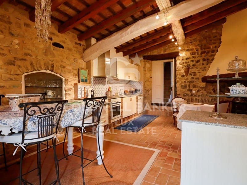 6 soveværelse Finca/Landehus til salg i Cabanelles med swimmingpool garage - € 1.650.000 (Ref: 8316136)