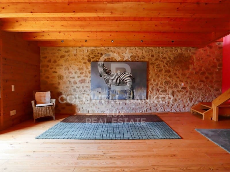 6 soveværelse Finca/Landehus til salg i Cabanelles med swimmingpool garage - € 1.650.000 (Ref: 8316136)