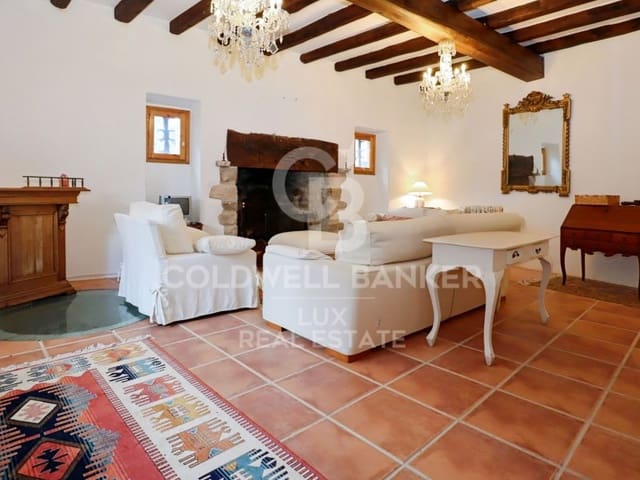 6 soveværelse Finca/Landehus til salg i Cabanelles med swimmingpool garage - € 1.650.000 (Ref: 8316136)