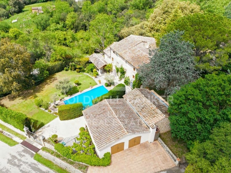 6 soveværelse Finca/Landehus til salg i Cabanelles med swimmingpool garage - € 1.650.000 (Ref: 8316136)