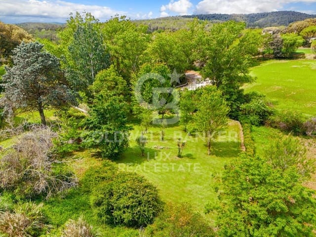 6 soveværelse Finca/Landehus til salg i Cabanelles med swimmingpool garage - € 1.650.000 (Ref: 8316136)