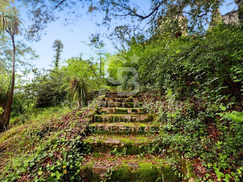 6 soveværelse Finca/Landehus til salg i Cabanelles med swimmingpool garage - € 1.650.000 (Ref: 8316136)