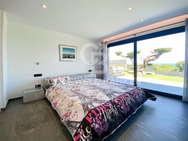 4 slaapkamer Villa te koop in Llanca met zwembad garage - € 2.110.000 (Ref: 8411799)