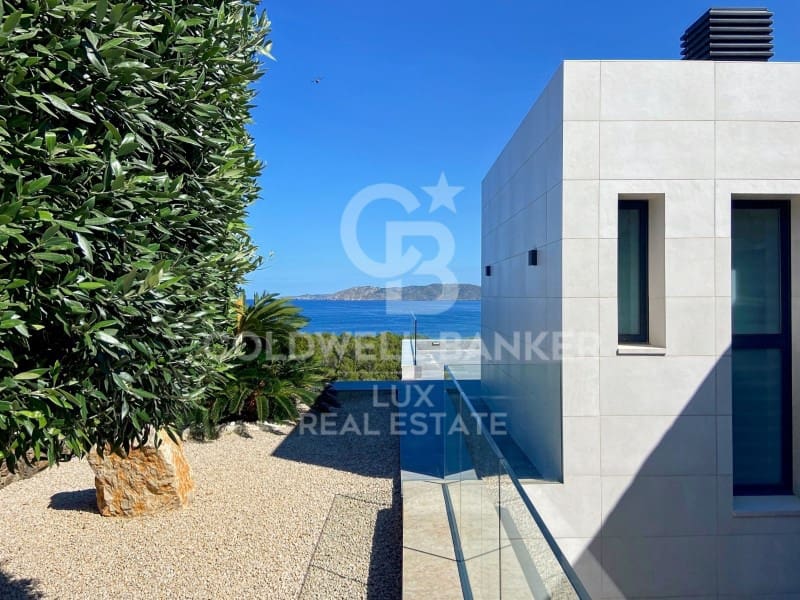 4 slaapkamer Villa te koop in Llanca met zwembad garage - € 2.110.000 (Ref: 8411799)