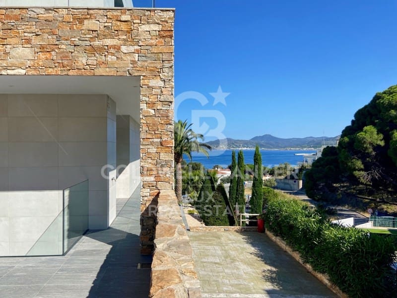 4 slaapkamer Villa te koop in Llanca met zwembad garage - € 2.110.000 (Ref: 8411799)