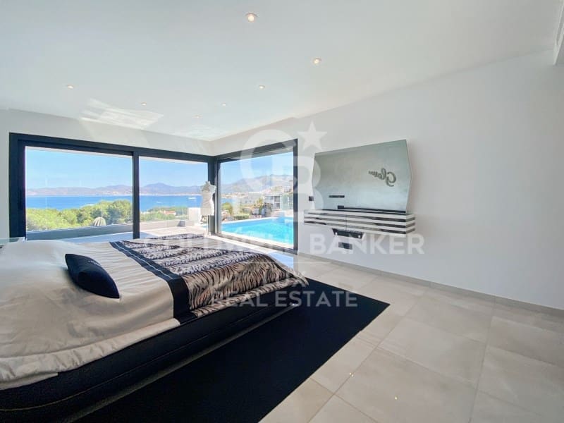 4 slaapkamer Villa te koop in Llanca met zwembad garage - € 2.110.000 (Ref: 8411799)