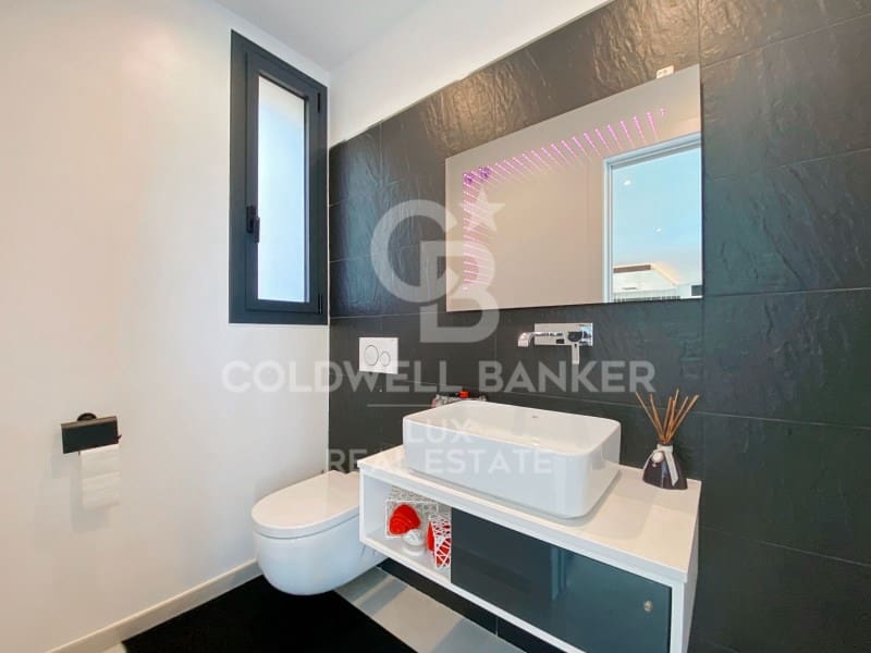 4 slaapkamer Villa te koop in Llanca met zwembad garage - € 2.110.000 (Ref: 8411799)