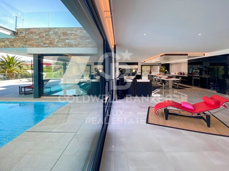 4 slaapkamer Villa te koop in Llanca met zwembad garage - € 2.110.000 (Ref: 8411799)