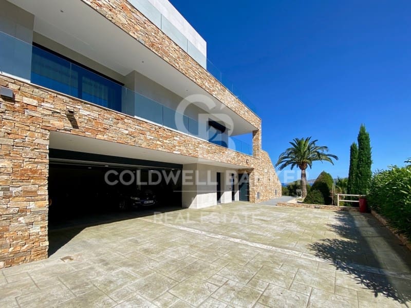 4 slaapkamer Villa te koop in Llanca met zwembad garage - € 2.110.000 (Ref: 8411799)