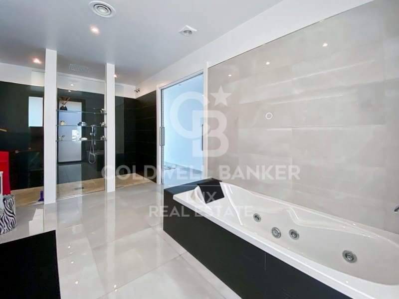 4 slaapkamer Villa te koop in Llanca met zwembad garage - € 2.110.000 (Ref: 8411799)