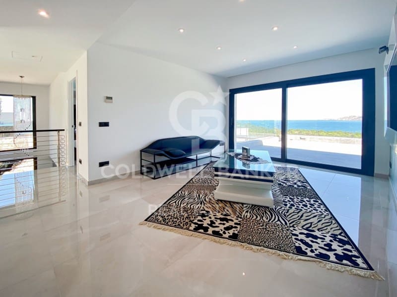 4 slaapkamer Villa te koop in Llanca met zwembad garage - € 2.110.000 (Ref: 8411799)