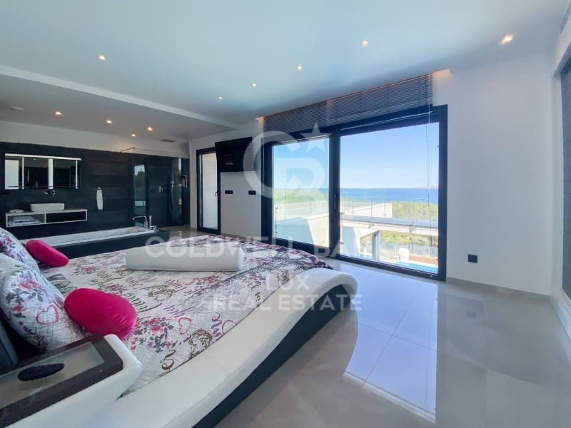 4 slaapkamer Villa te koop in Llanca met zwembad garage - € 2.110.000 (Ref: 8411799)