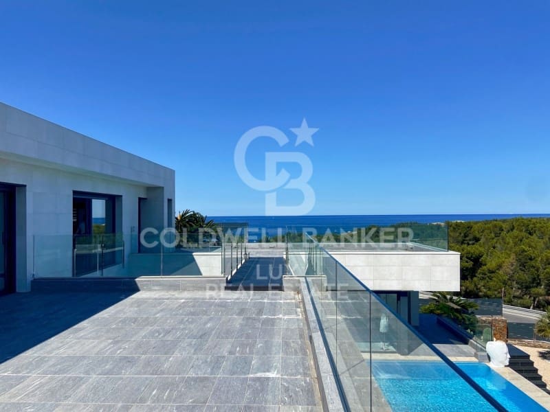 4 slaapkamer Villa te koop in Llanca met zwembad garage - € 2.110.000 (Ref: 8411799)