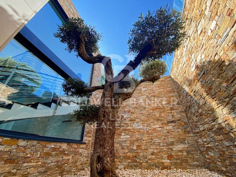 4 slaapkamer Villa te koop in Llanca met zwembad garage - € 2.110.000 (Ref: 8411799)