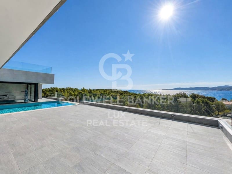 4 sovrum Villa till salu i Llanca med pool garage - 1 995 000 € (Ref: 8411799)