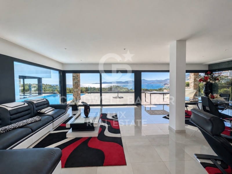 4 sovrum Villa till salu i Llanca med pool garage - 1 995 000 € (Ref: 8411799)