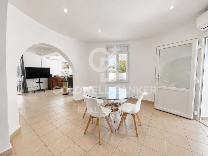 4 bedroom Villa for sale in Empuriabrava with pool garage - € 745,000 (Ref: 8487861)
