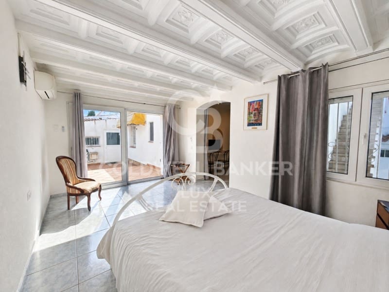 4 bedroom Villa for sale in Empuriabrava with pool garage - € 745,000 (Ref: 8487861)