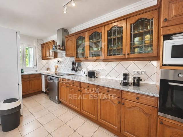 4 bedroom Villa for sale in Empuriabrava, Castelló d'Empúries with pool garage - € 745,000 (Ref: 8487861)