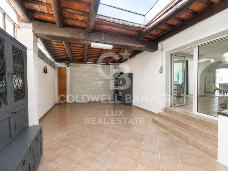 4 bedroom Villa for sale in Empuriabrava with pool garage - € 745,000 (Ref: 8487861)