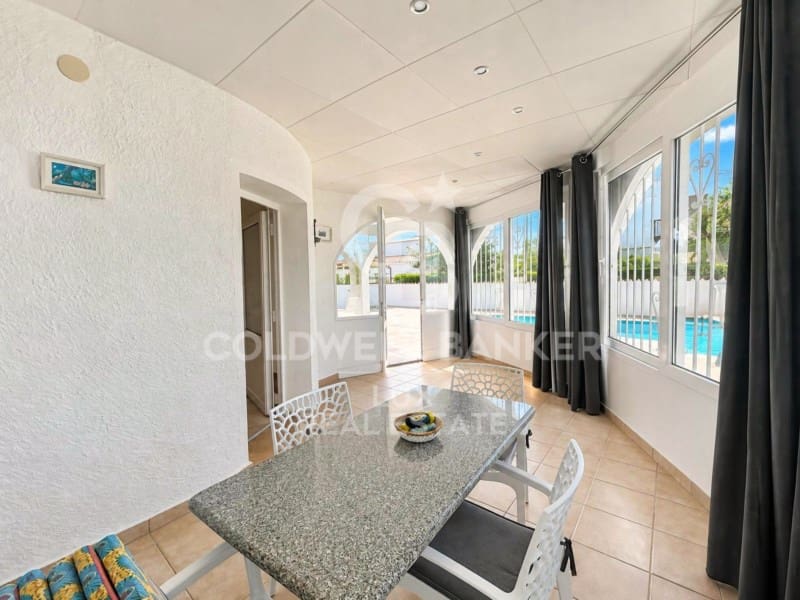 4 bedroom Villa for sale in Empuriabrava with pool garage - € 745,000 (Ref: 8487861)