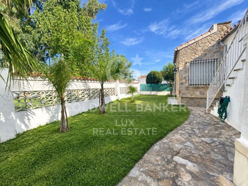 4 bedroom Villa for sale in Empuriabrava with pool garage - € 745,000 (Ref: 8487861)