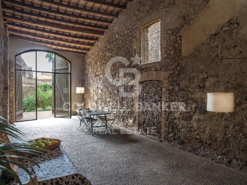 6 bedroom Finca/Country House for sale in Vilamacolum - € 1,590,000 (Ref: 8570973)