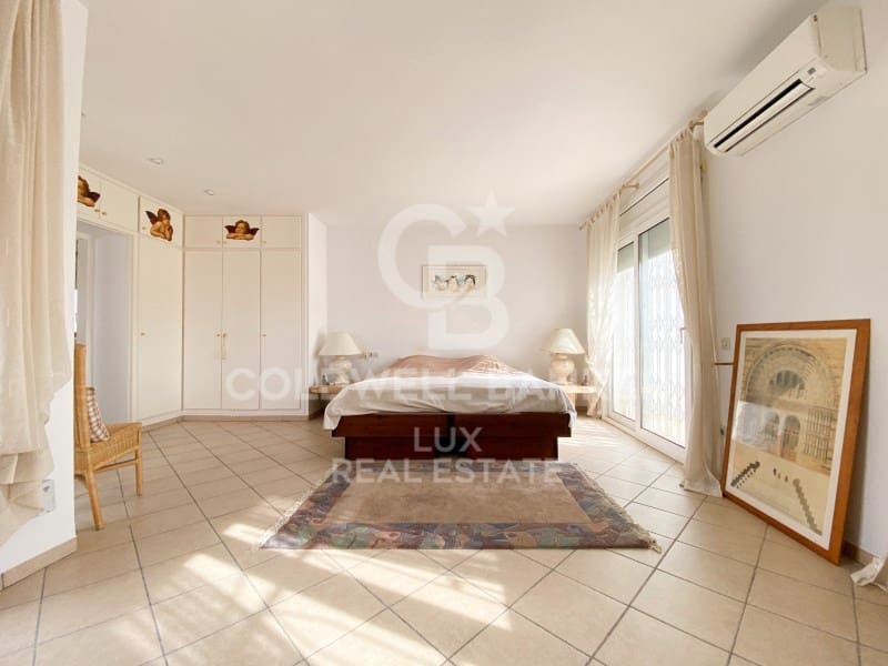 3 chambre Villa/Maison à vendre à Empuriabrava avec piscine garage - 570 000 € (Ref: 8615497)