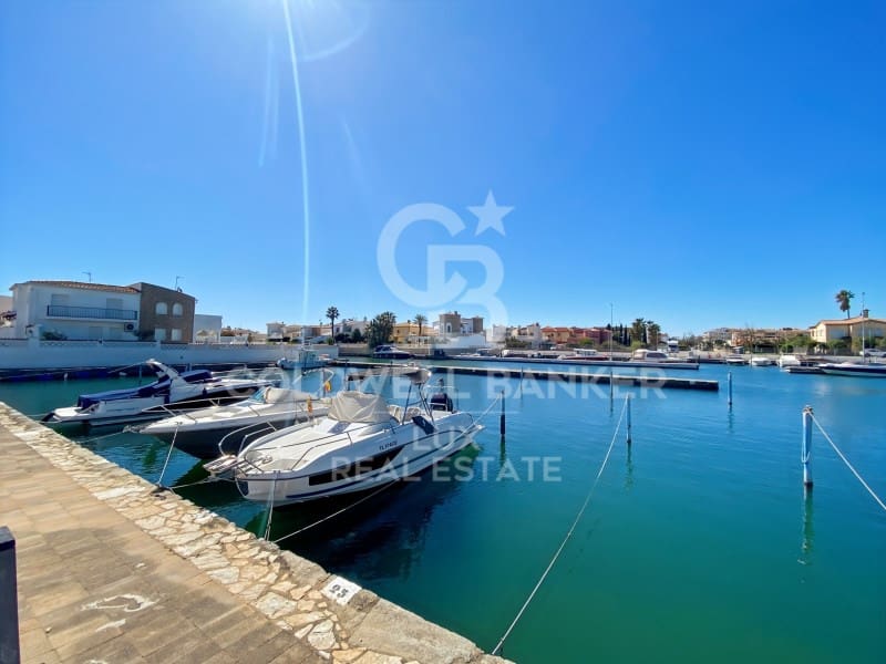3 chambre Villa/Maison à vendre à Empuriabrava avec piscine garage - 570 000 € (Ref: 8615497)