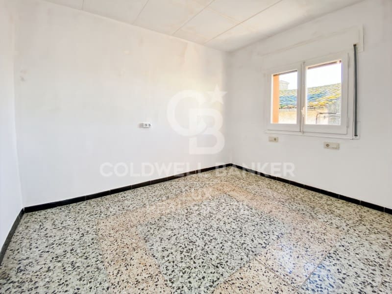 4 soveværelse Finca/Landehus til salg i Palau-saverdera med garage - € 249.000 (Ref: 8698336)