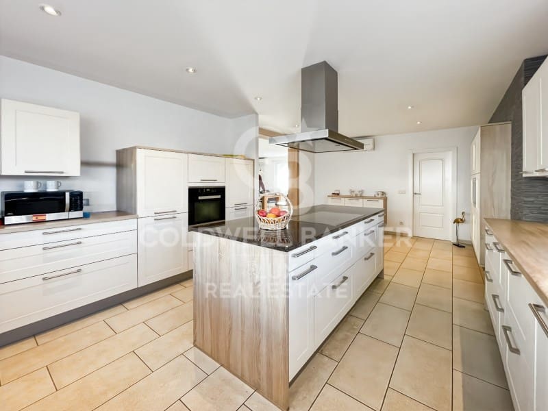 4 Zimmer Villa zu verkaufen in Empuriabrava mit Pool Garage - 1.180.000 € (Ref: 8699683)