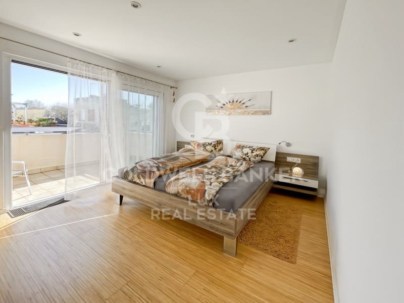 4 Zimmer Villa zu verkaufen in Empuriabrava mit Pool Garage - 1.180.000 € (Ref: 8699683)