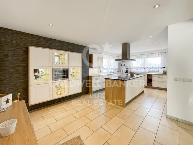 4 Zimmer Villa zu verkaufen in Empuriabrava, Castelló d'Empúries mit Pool Garage - 1.180.000 € (Ref: 8699683)