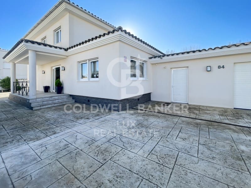 4 Zimmer Villa zu verkaufen in Empuriabrava mit Pool Garage - 1.180.000 € (Ref: 8699683)