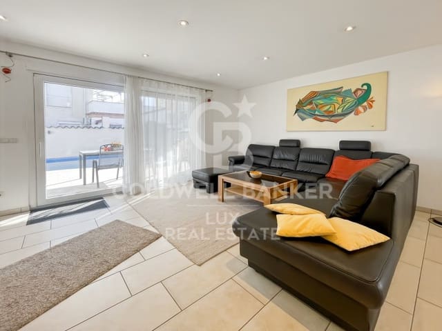 4 Zimmer Villa zu verkaufen in Empuriabrava, Castelló d'Empúries mit Pool Garage - 1.180.000 € (Ref: 8699683)