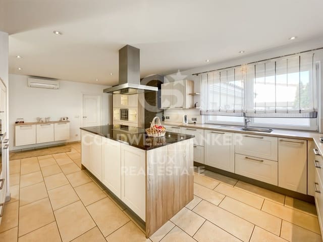 4 Zimmer Villa zu verkaufen in Empuriabrava, Castelló d'Empúries mit Pool Garage - 1.180.000 € (Ref: 8699683)