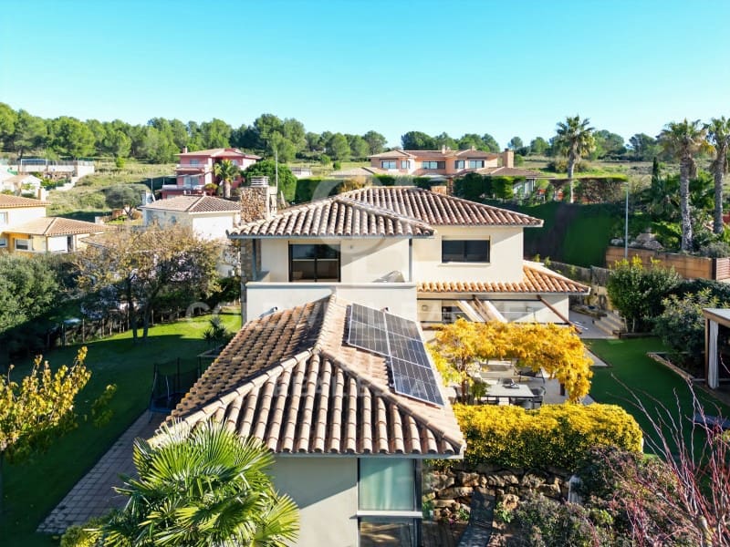 6 soverom Villa til salgs i L'Escala med svømmebasseng garasje - € 1 200 000 (Ref: 8699685)