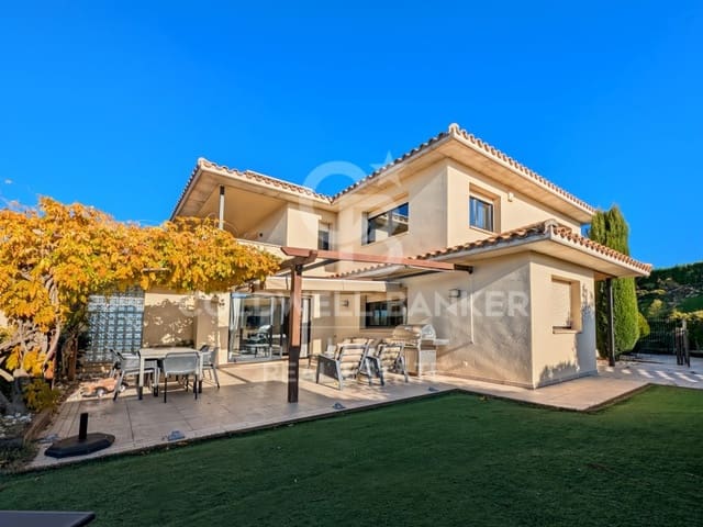 6 bedroom Villa for sale in L'Escala with pool garage - € 1,200,000 (Ref: 8699685)