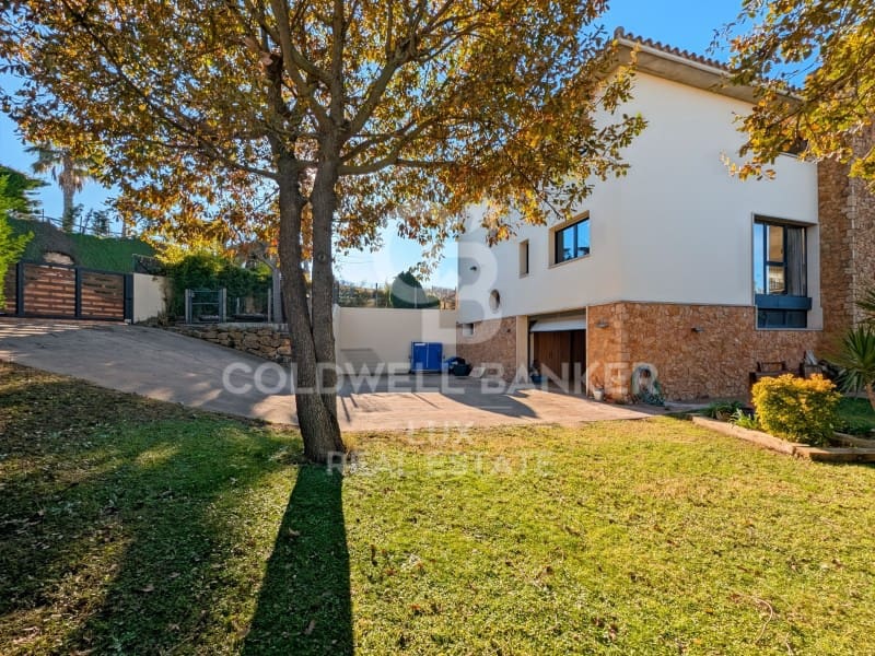 6 soverom Villa til salgs i L'Escala med svømmebasseng garasje - € 1 200 000 (Ref: 8699685)