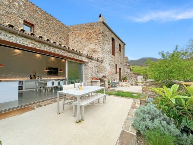 Finca/Casa Rural de 7 habitaciones en Cadaqués en venta con piscina - 3.250.000 € (Ref: 8704179)