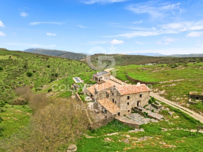 7 bedroom Finca/Country House for sale in Cadaques with pool - € 3,250,000 (Ref: 8704179)