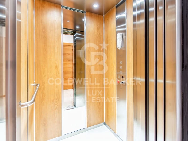 3 soveværelse Villa til salg i Figueres med garage - € 480.000 (Ref: 8729847)