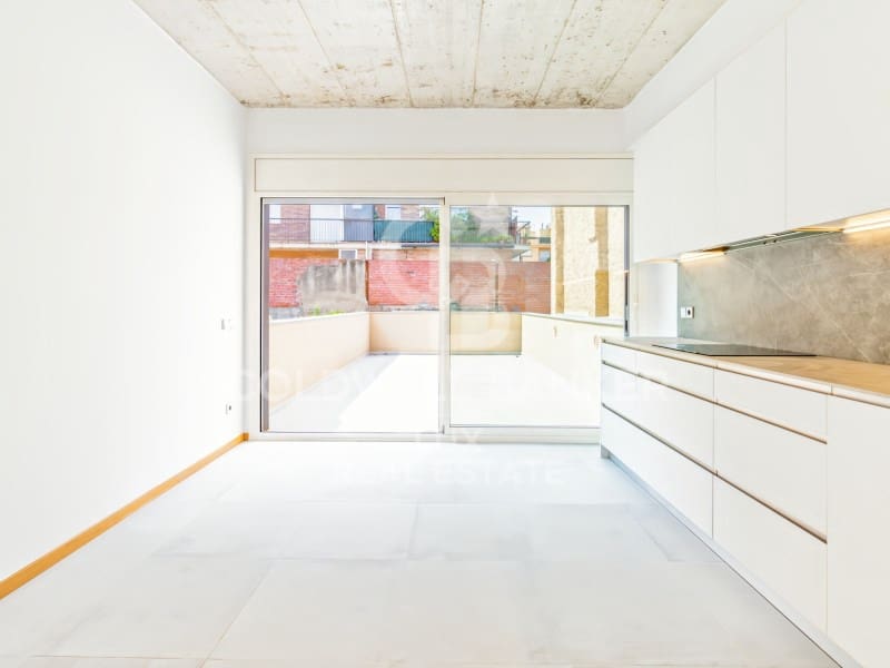 3 soveværelse Villa til salg i Figueres med garage - € 480.000 (Ref: 8729847)